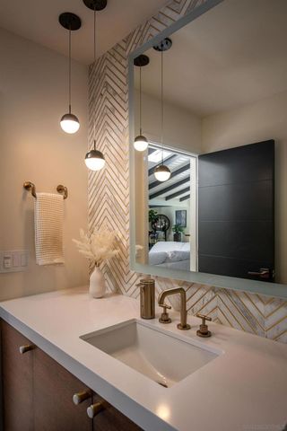 5780 Rutgers Road, La Jolla, CA 92037