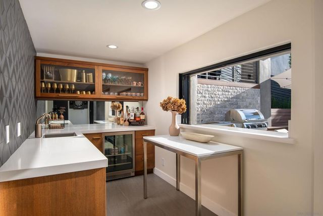 5780 Rutgers Road, La Jolla, CA 92037