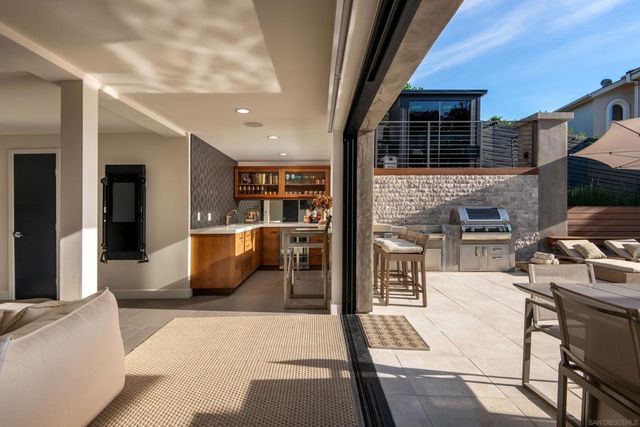 5780 Rutgers Road, La Jolla, CA 92037