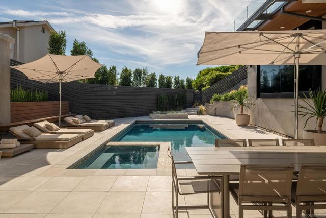 5780 Rutgers Road, La Jolla, CA 92037