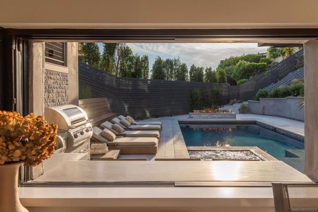 5780 Rutgers Road, La Jolla, CA 92037