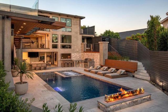 5780 Rutgers Road, La Jolla, CA 92037