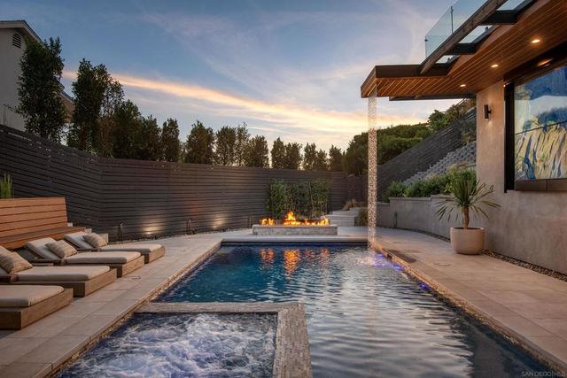 5780 Rutgers Road, La Jolla, CA 92037