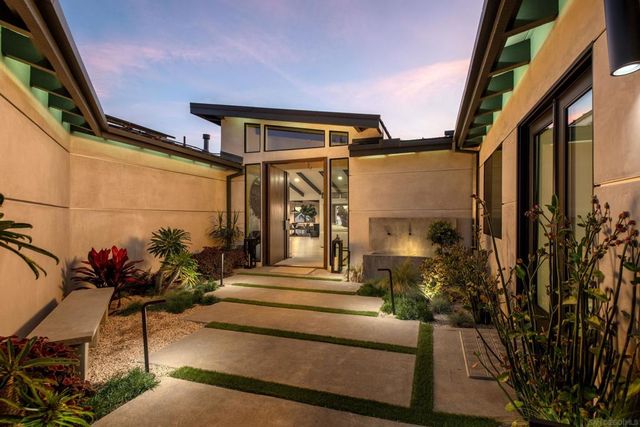 5780 Rutgers Road, La Jolla, CA 92037