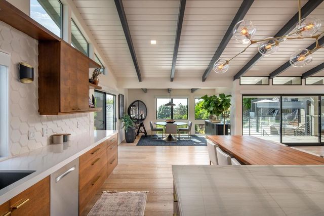 5780 Rutgers Road, La Jolla, CA 92037