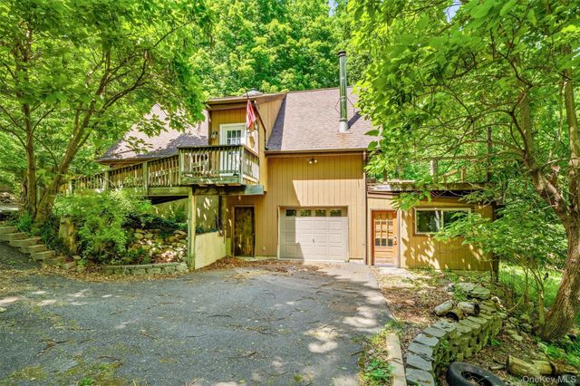 65 Old Turnpike Road, Bloomingburg, NY 12721