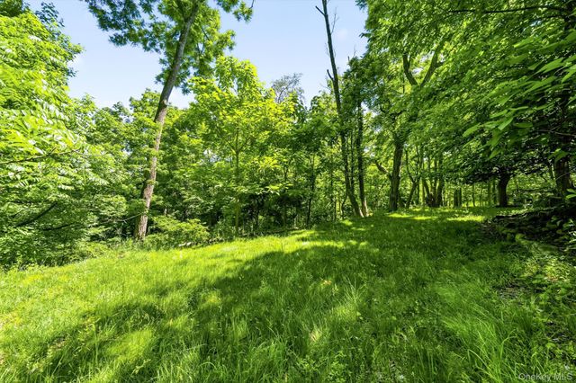 65 Old Turnpike Road, Bloomingburg, NY 12721