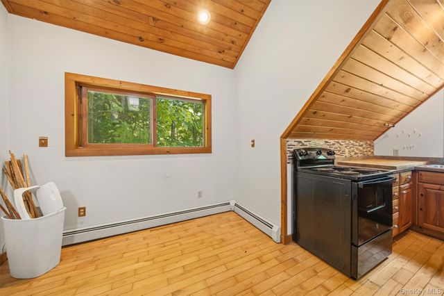 65 Old Turnpike Road, Bloomingburg, NY 12721