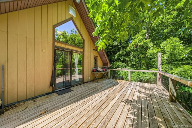 65 Old Turnpike Road, Bloomingburg, NY 12721