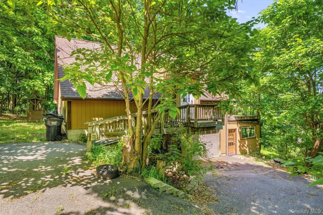 65 Old Turnpike Road, Bloomingburg, NY 12721