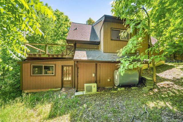 65 Old Turnpike Road, Bloomingburg, NY 12721