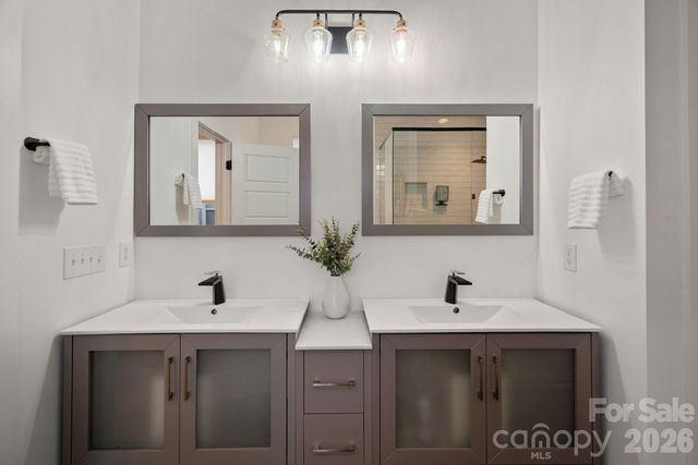 306 Wesley Heights Way, Charlotte, NC 28208