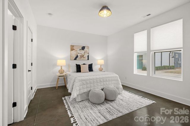 306 Wesley Heights Way, Charlotte, NC 28208