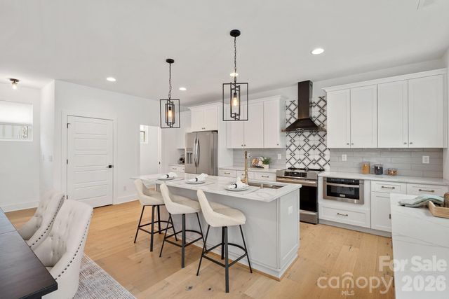 306 Wesley Heights Way, Charlotte, NC 28208