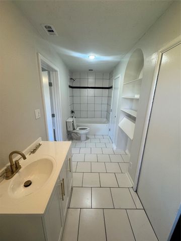 4651 C L Veasey Boulevard, Dallas, TX 75216