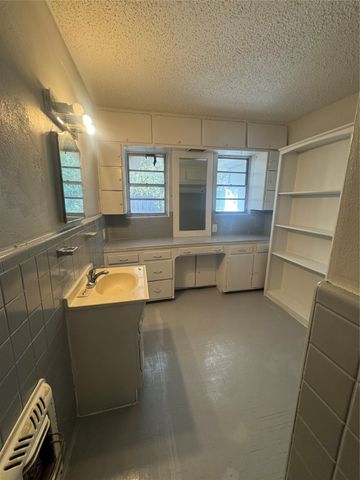 4651 C L Veasey Boulevard, Dallas, TX 75216