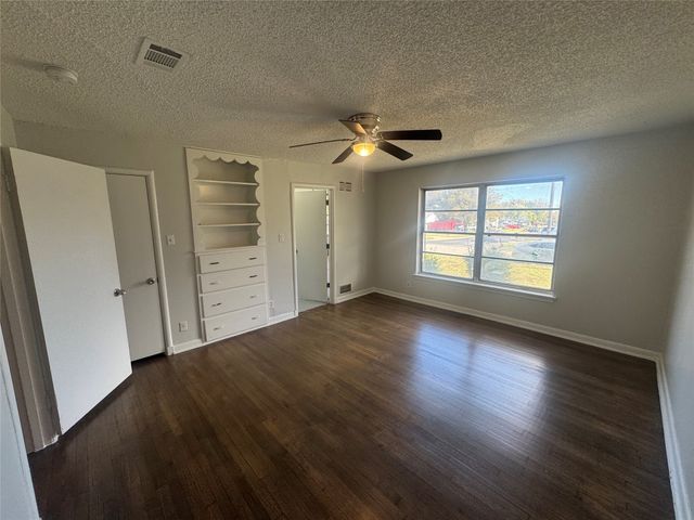 4651 C L Veasey Boulevard, Dallas, TX 75216