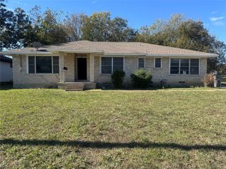 4651 C L Veasey Boulevard, Dallas, TX 75216