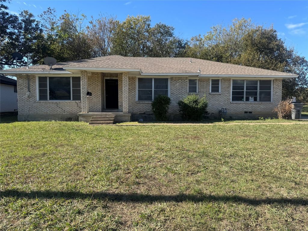 4651 C L Veasey Boulevard, Dallas, TX 75216