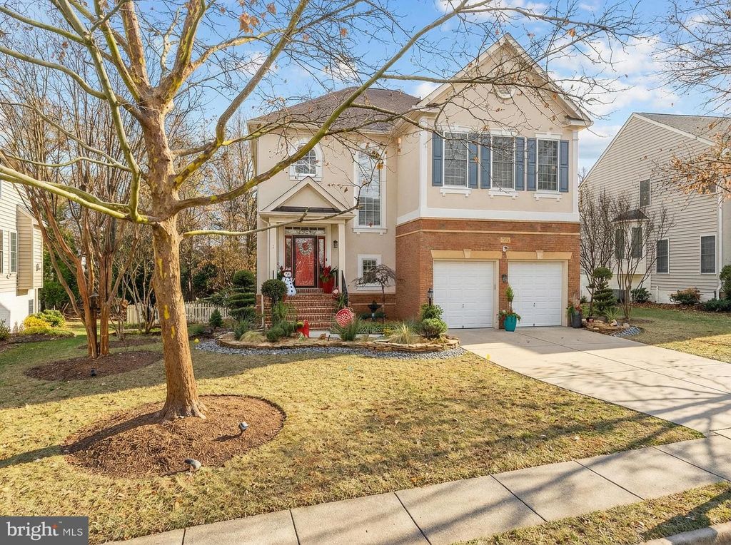 Image 1 of property listing at 1221 TENNESSEE DR NE, Leesburg, VA 20176