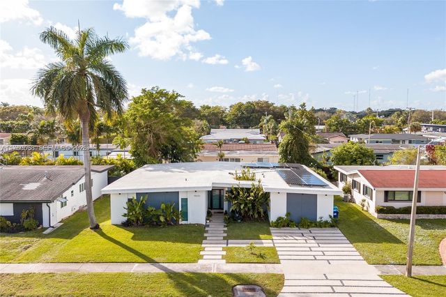 19600 NE 19th Avenue, Miami, FL 33179