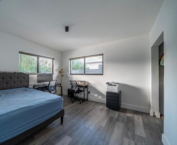 19600 NE 19th Avenue, Miami, FL 33179