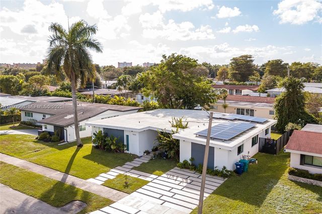 19600 NE 19th Avenue, Miami, FL 33179