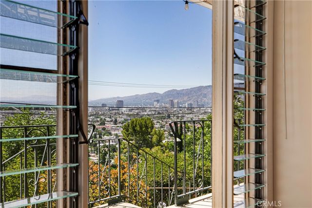 1438 Corona Drive A, Glendale, CA 91205