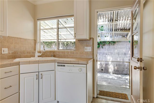 1438 Corona Drive A, Glendale, CA 91205