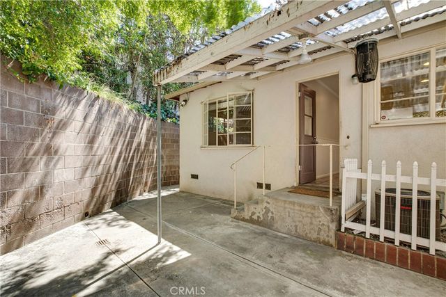 1438 Corona Drive A, Glendale, CA 91205