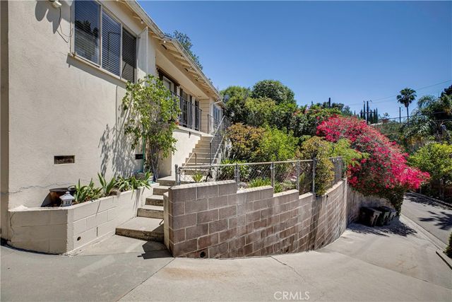 1438 Corona Drive A, Glendale, CA 91205