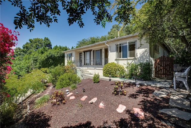 1438 Corona Drive A, Glendale, CA 91205