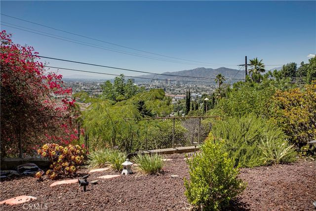 1438 Corona Drive A, Glendale, CA 91205