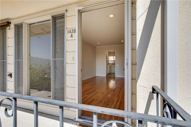 1438 Corona Drive A, Glendale, CA 91205