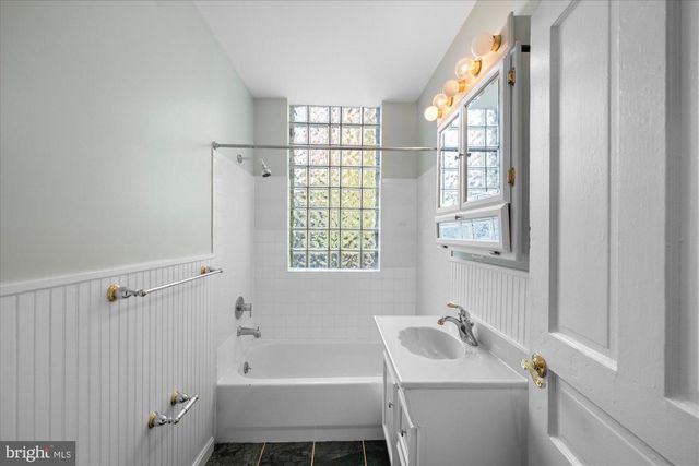 221 M ST NW, Washington, DC 20001