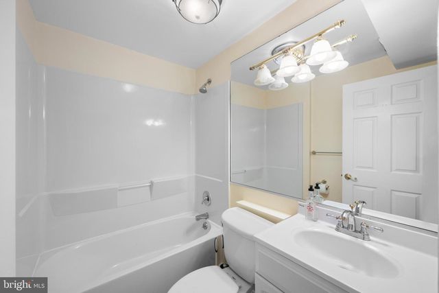 221 M ST NW, Washington, DC 20001