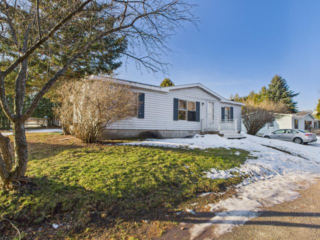 5221 N Overlook Road, Leelanau Twp, MI 49670