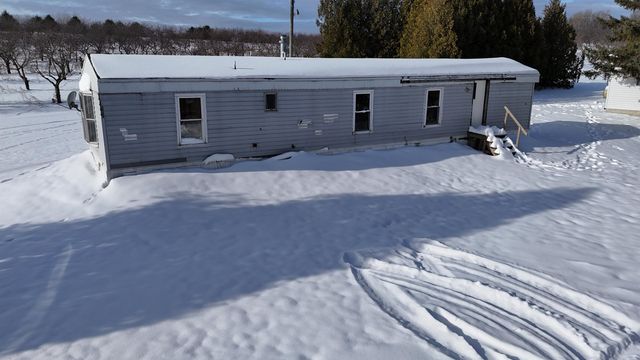 5221 N Overlook Road, Leelanau Twp, MI 49670