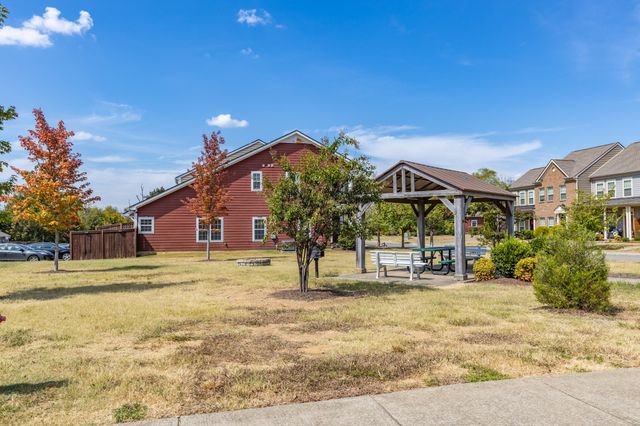 2021 Hemlock Dr, Spring Hill, TN 37174