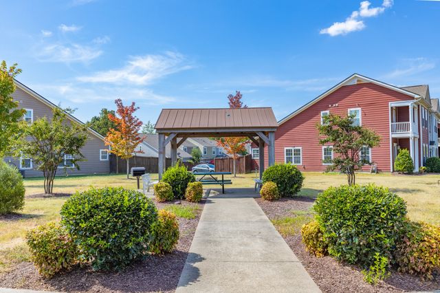 2021 Hemlock Dr, Spring Hill, TN 37174