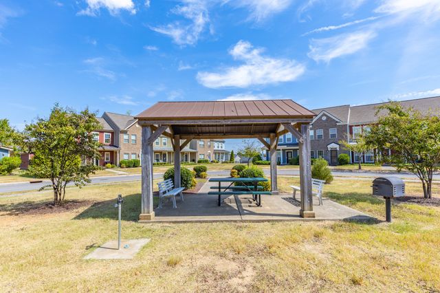2021 Hemlock Dr, Spring Hill, TN 37174
