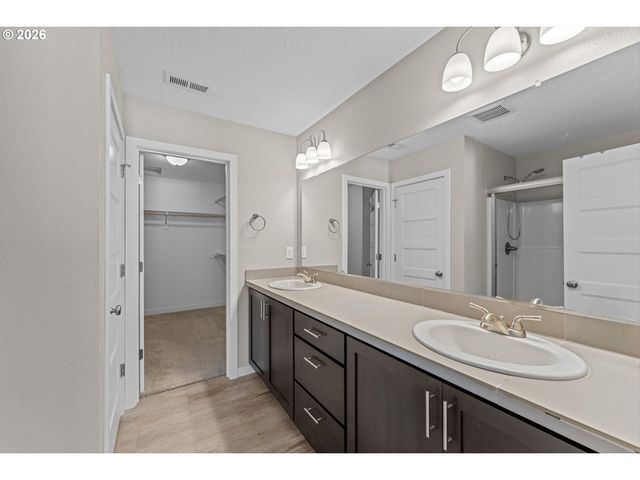 153 E WAYNO Way, Newberg, OR 97132