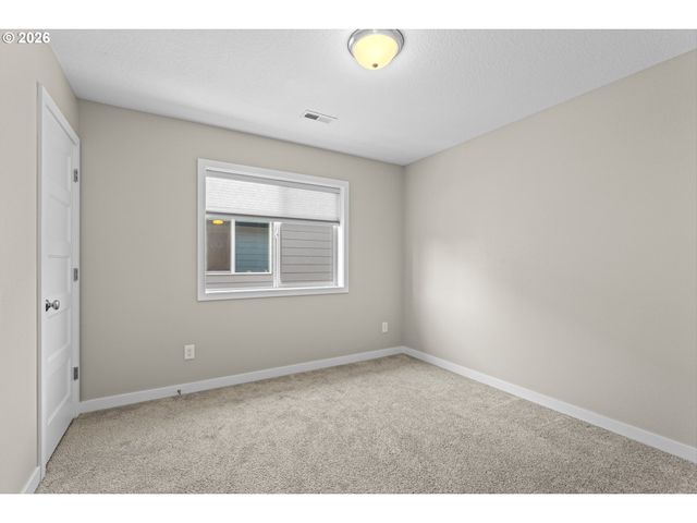 153 E WAYNO Way, Newberg, OR 97132