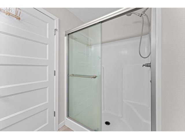 153 E WAYNO Way, Newberg, OR 97132