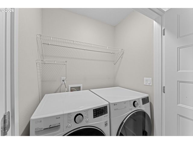 153 E WAYNO Way, Newberg, OR 97132