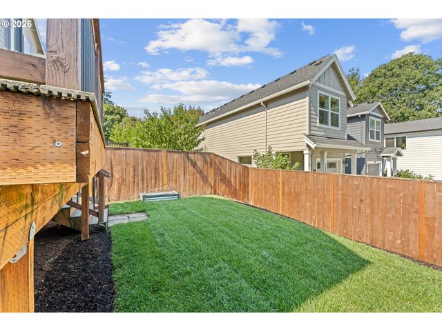 153 E WAYNO Way, Newberg, OR 97132
