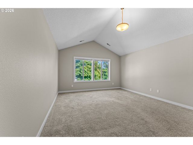 153 E WAYNO Way, Newberg, OR 97132
