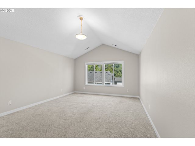 153 E WAYNO Way, Newberg, OR 97132