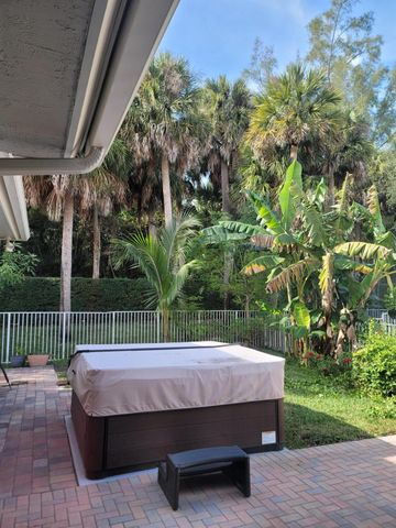 9335 Plantation Estates Drive, West Palm Beach, FL 33411