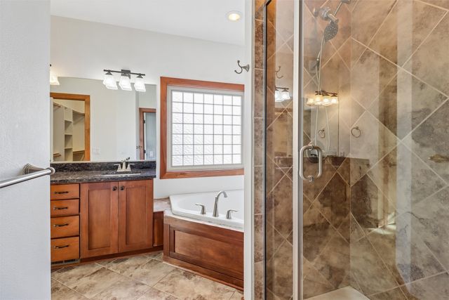 4486 NW 165th Street, Clive, IA 50325